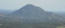 Uitzicht op Rafael Godeiro met de berg Serra Redonda op de achtergrond