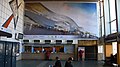 De lokettenzaal met afbeelding van het nieuwe station in het station van Mechelen