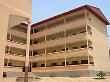 Modern iskolaépület