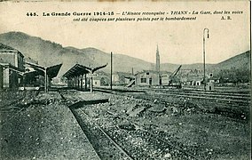 Carte postale ancienne éditée en 1915, montrant l'état de la gare après un bombardement.