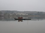 L'abbaye vue depuis la Loire.