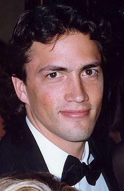 Andrew Shue vid Emmy-galan (1993).