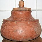 Bernegal de Chipude (Gomera-Canarias). Museo de cerámica de Chinchilla de Montearagón (Albacete).