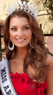 Бриттани Брэннон, победительница конкурса Miss Arizona USA 2011.