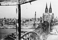 Wiederaufbau der „Hohenzollernbrücke“ (Foto vom 30. April 1948)