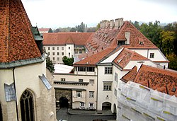 Поглед към замъка откъм катедралата на Грац