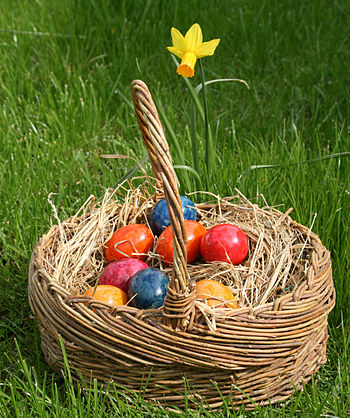 English: Easter eggs Deutsch: Osterreier im ge...