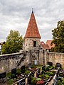 Nordwestturm von innen, mit Kragtreppe zum früheren Wehrgang