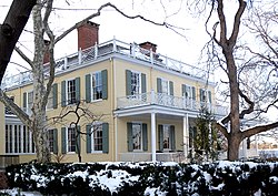 Gracie Mansion snow jeh.jpg