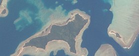 Vue satellite de Fenuafo'ou (petit îlot, en bas à droite) et de Nukuatea (grand îlot).