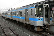 6000系と連結運用中の 7100形7111 （2008年1月8日 琴平駅）