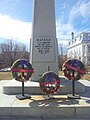 Vue de la plaque du mémorial aux vétérans à Matane