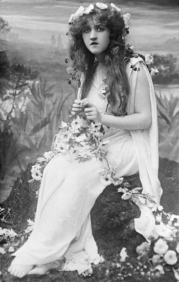 Mignon Nevada as Ophelia in Hamlet, 1910.