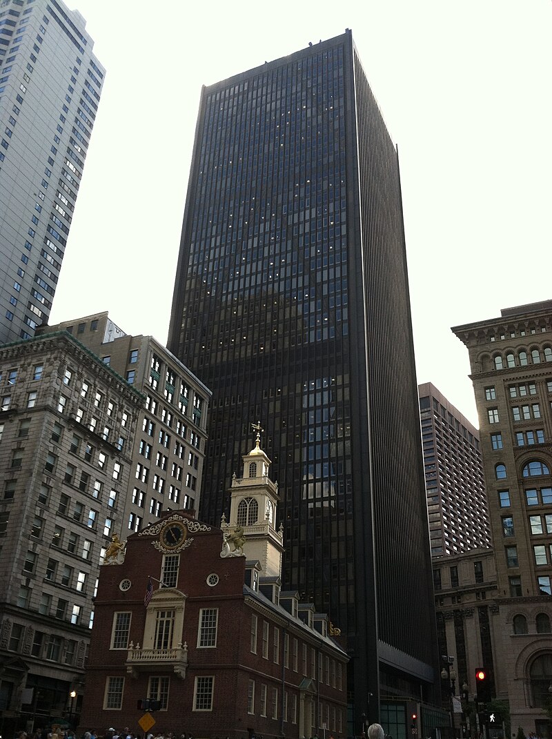 800px-One_Boston_Place_and_Old_State_House.JPG