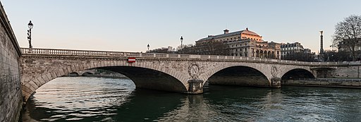 Pont au Change, East view from Île de la Cité 140320 1.jpg