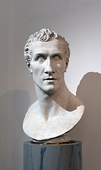 Autoportrait sculpté d'Antonio Canova (1812, Museo Correr). (définition réelle 3 328 × 5 568)