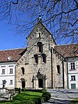 Westseite der Stiftskirche mit dem Liebfrauenportal