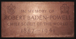 Старая мемориальная доска Роберта Баден-Пауэлла, теперь замененная новой, также посвящена его жене Олаве.