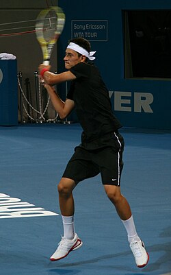 http://upload.wikimedia.org/wikipedia/commons/thumb/8/89/Bernard_Tomic_at_the_2009_Brisbane_International.jpg/250px-Bernard_Tomic_at_the_2009_Brisbane_International.jpg