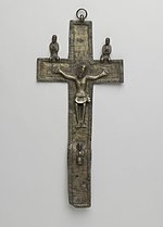 Copper-alloy crucifix, early 17th century Brooklyn Museum 2011.74 Crucifix Nkangi Kiditu (2).jpg