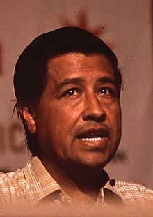 Сезар Чавес, 1972 год (обрезано) .jpg