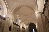 The nave of Angouleme Cathedral. Cathedrale Saint-Pierre d'Angouleme durant le festival International de la Bande Dessinee d'Angouleme 2013 19.jpg
