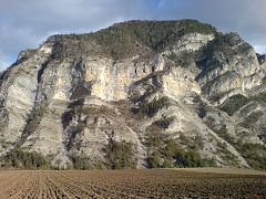 Montagne de Serpegier et rochers de Chaudeirolles.