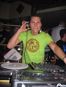 Tiësto performing in Germany in May 2005.