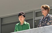 Presidenta Dilma Rousseff recebe a presidente da Coreia do Sul, Park Geun-hye, no Palácio do Planalto, em 24 de abril de 2015.