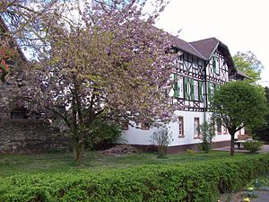 Burgmauerrest und Kavaliershaus