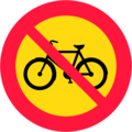 322. Polkupyörällä ja mopolla ajo kielletty