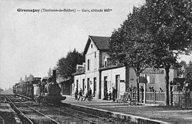 Gare et train (vers 1900).