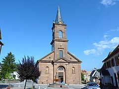 La façade de l'église.