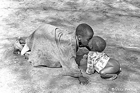 Kiss (Bundibugyo, Uganda, 2007) Photo taken on a Second creative trip to Africa