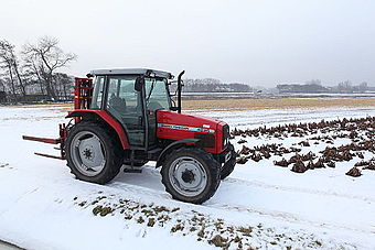 Massey Ferguson MF 4235