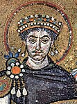 Mosaikporträtt av Justinianus I i koret i San Vitale i Ravenna från 547.