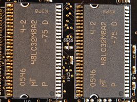 Один чип SDR SDRAM 32 Мб