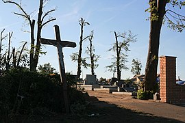 Mikulčice: poničený hřbitov u kaple sv. Rocha