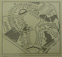 Carte à l’encre noire sur fond vert représentant une sorte de pentagone. Au centre, un grand parc, au sud une route bordée d'arbres. Les bâtiments, presque tous identiques, bordent des rues incurvées. Un étang est à l'est, ainsi que des forêts dans la partie sud du village olympique. Une grande arche marque l'entrée du village au nord. Au nord-est, on voit une piste d'athlétisme.