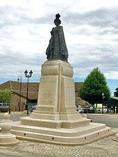 Queen Mother Square Poundbury 2019 IMG 9708.jpg