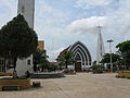 Plaza de Armas de Pucallpa. Es la central de su municipio y su distrito en el centro urbano.