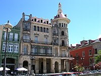 Fațada clădirii Torre de los Moreno