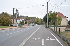 Route départementale 6E en direction de Vichy