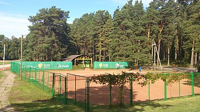 Теннисная площадка в городе Элва
