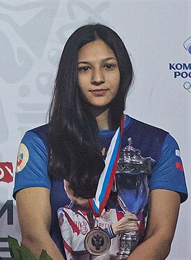Севиль на подиуме чемпионата России 2020 с бронзовой медалью.
