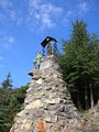 Monumento agli alpini della sezione Penne Nere di Verrayes in cima all'Arboretum