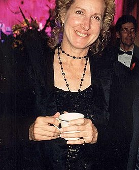 Бетти Томас на награждении Эмми, 1994