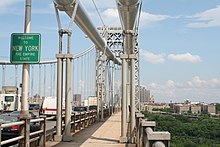 Southern sidewalk GWB to New York.JPG