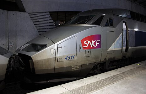 La rame TGV Réseau tricourant 4511 en UM, en gare de Lille-Europe (2015).