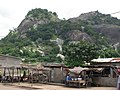 Inselberg visto desde la ruta Parakou-Cotonou, Benin